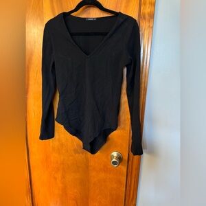 Women's Black V-Neck Long Sleeve Top